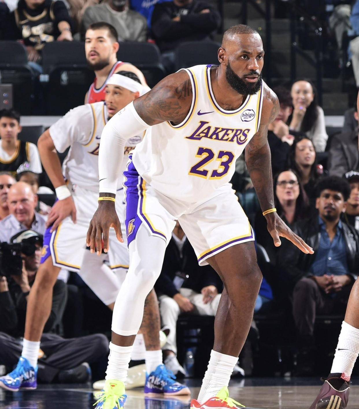 九游-詹姆斯在巴塞罗那比赛中突破纪录,比分优势明显引发热议!的简单介绍